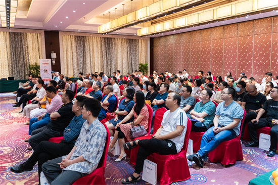AI引领B2B行业变革第二届百度爱采购数智大会信阳分会场圆满收官PG电子 PG平台(图15)