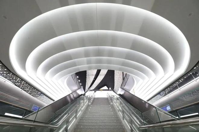 “深情相拥”在今朝！国内县域首条全城穿越的地铁线路开通运营PG电子 PG平台(图2)