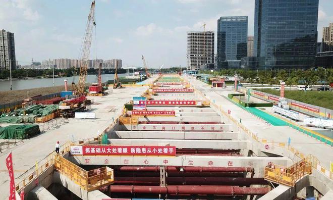 “深情相拥”在今朝！国内县域首条全城穿越的地铁线路开通运营PG电子 PG平台(图7)